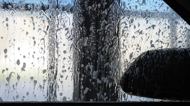 Vanndråper på bilrute